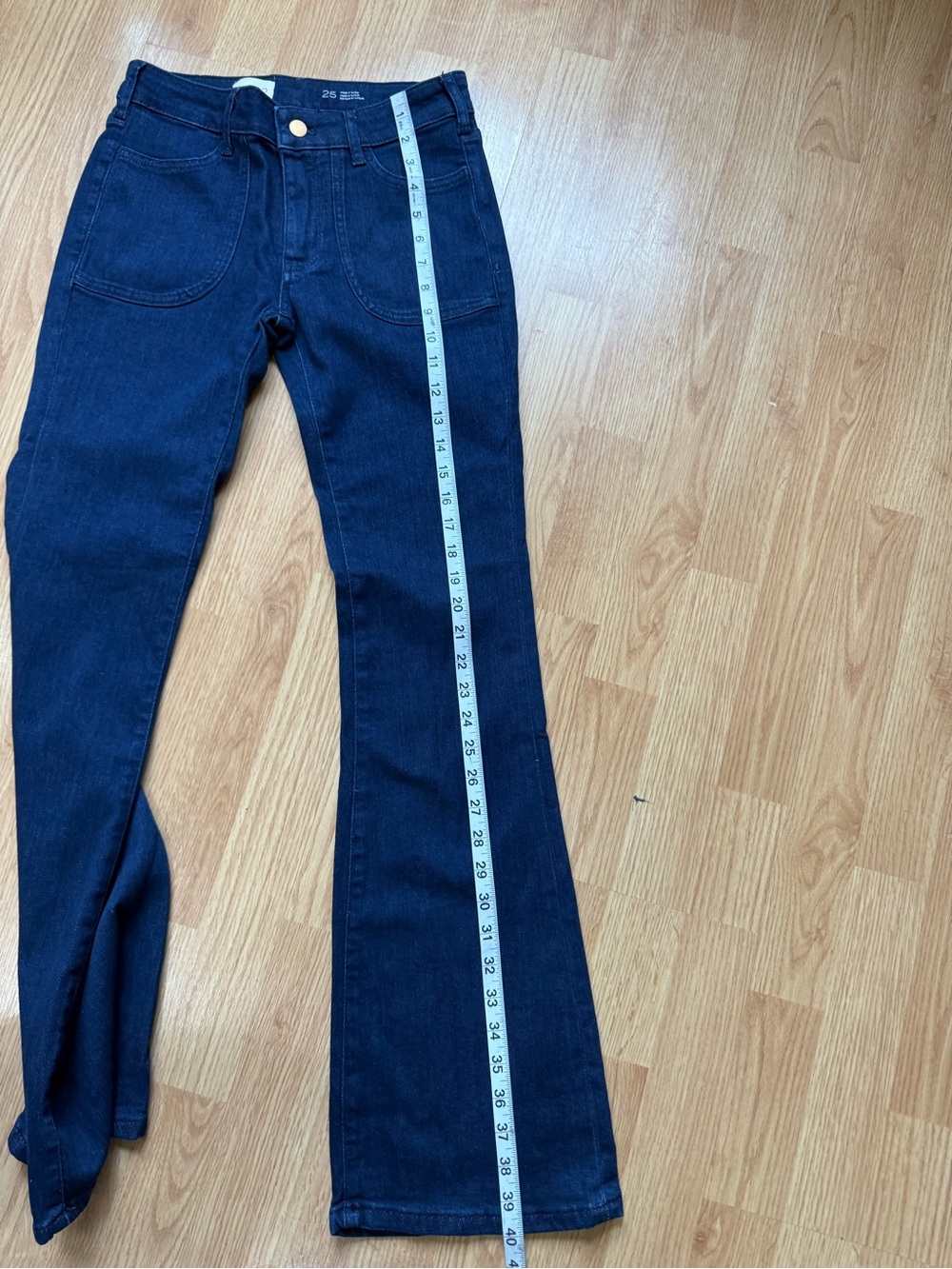 Pilcro The Icon Low-Rise Flare Jeans Dark Wash Size 25 - Picture 14 of 15